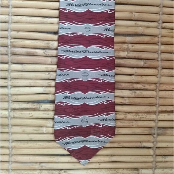 EUC RALPH MARLIN Harley Davidson 2005 Red, Gray & White Pinstripe 100% Silk Tie - Picture 4 of 8